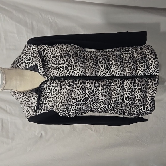 Betsey Johnson - Black and White Leopard Print Snow Vest - (L) - Picture 2 of 6